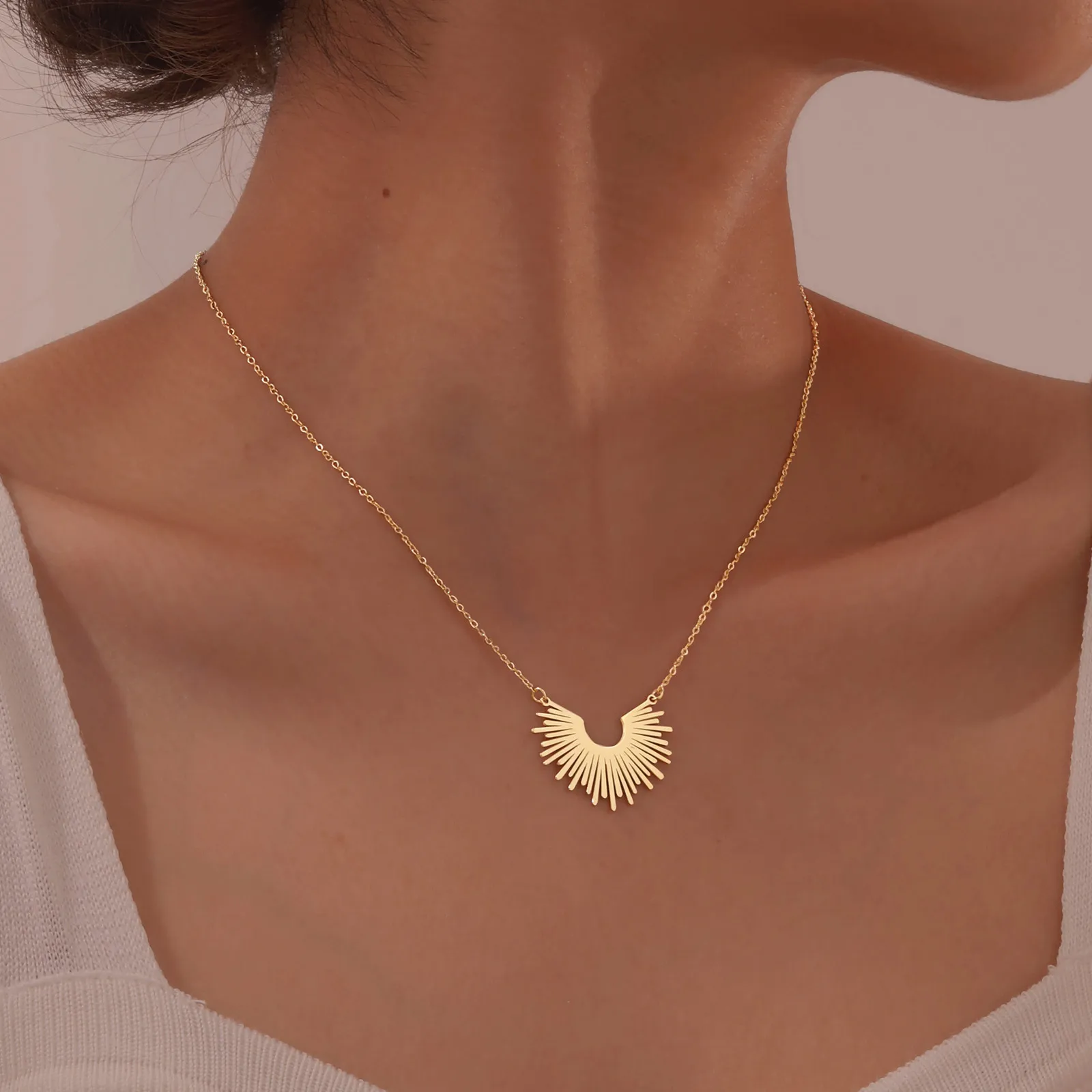 Stainless Steel Jewelry Sun Rays Necklace For Women,18k Gold Plated Pendant Chain For Mom Girlfriend Valentine's Day Gift