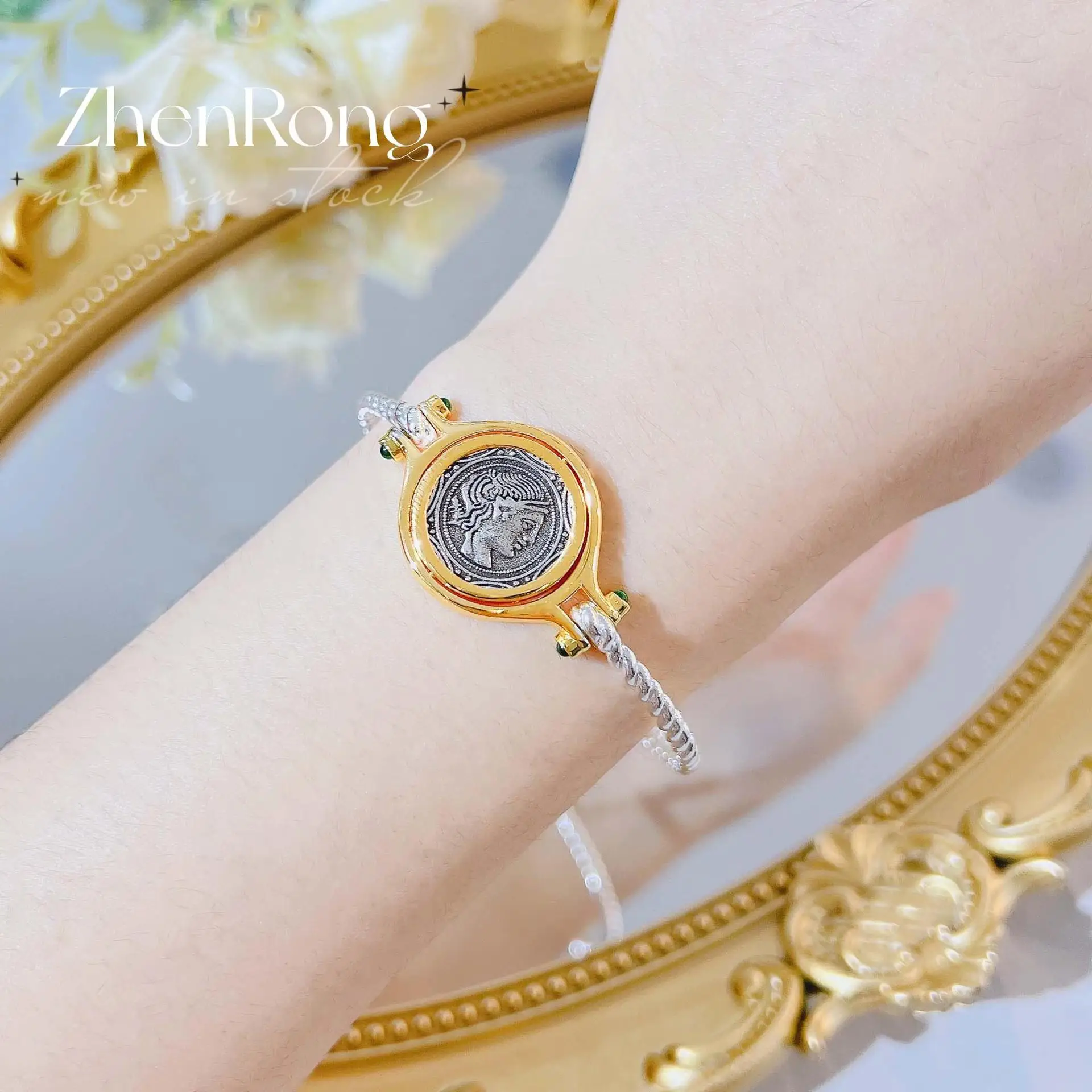 

Foydjew French Style Retro Jewelry Double-sided Carving Moon Goddess Artemis Ancient Coin Bracelets Rotatable Bracelet For Women