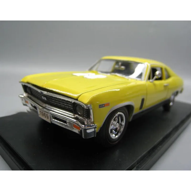 Diecast 1/32 Scale 1969 NOVA SS Alloy Car Model Muscle Collection Souvenir Display Ornaments Vehicle Toy