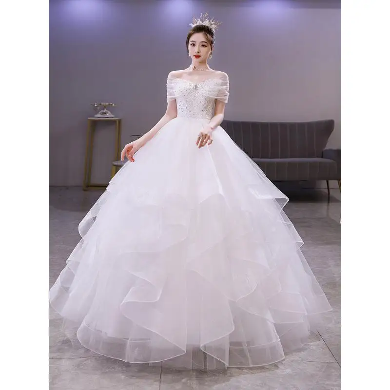abito-da-sposa-palazzo-francese-di-fascia-alta-con-spalle-scoperte-per-principessa-semplice-cielo-stellato-fidanzamento-velo-leggero-esterno-personalizzato