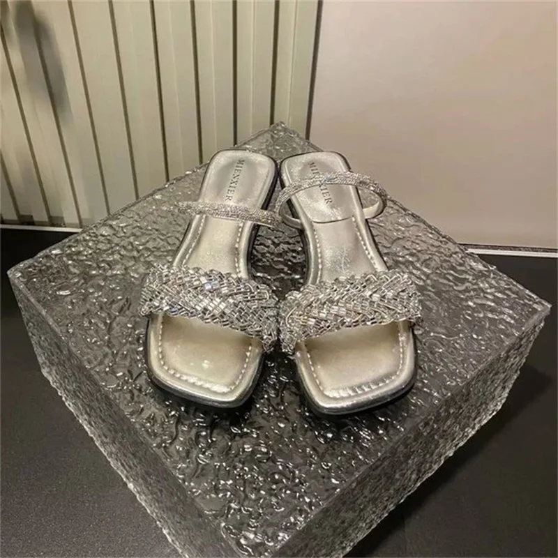 Slippers Vrouwen Zomer Vierkante Neus Kamer Schoenen Glijbanen Pantofle Massage Plat 2024 Thuis Slippers Dames Schoenen Glijbanen Vierkante T