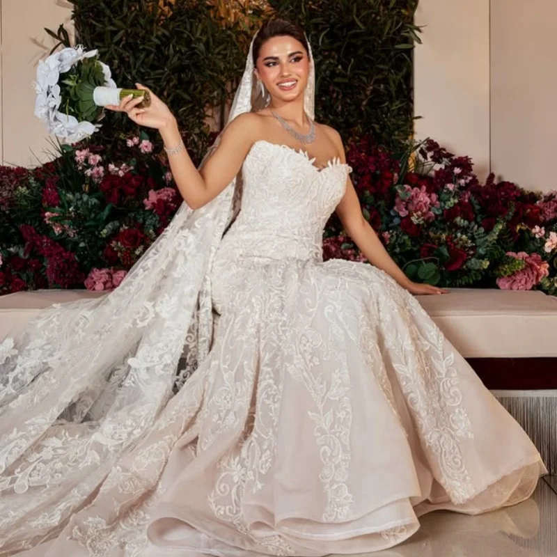 Robes de mariée avec des Appliques blanches ivoire, décalcomanies en cristal scintillant, jupe bouffante, longue queue de poisson, robe de mariée