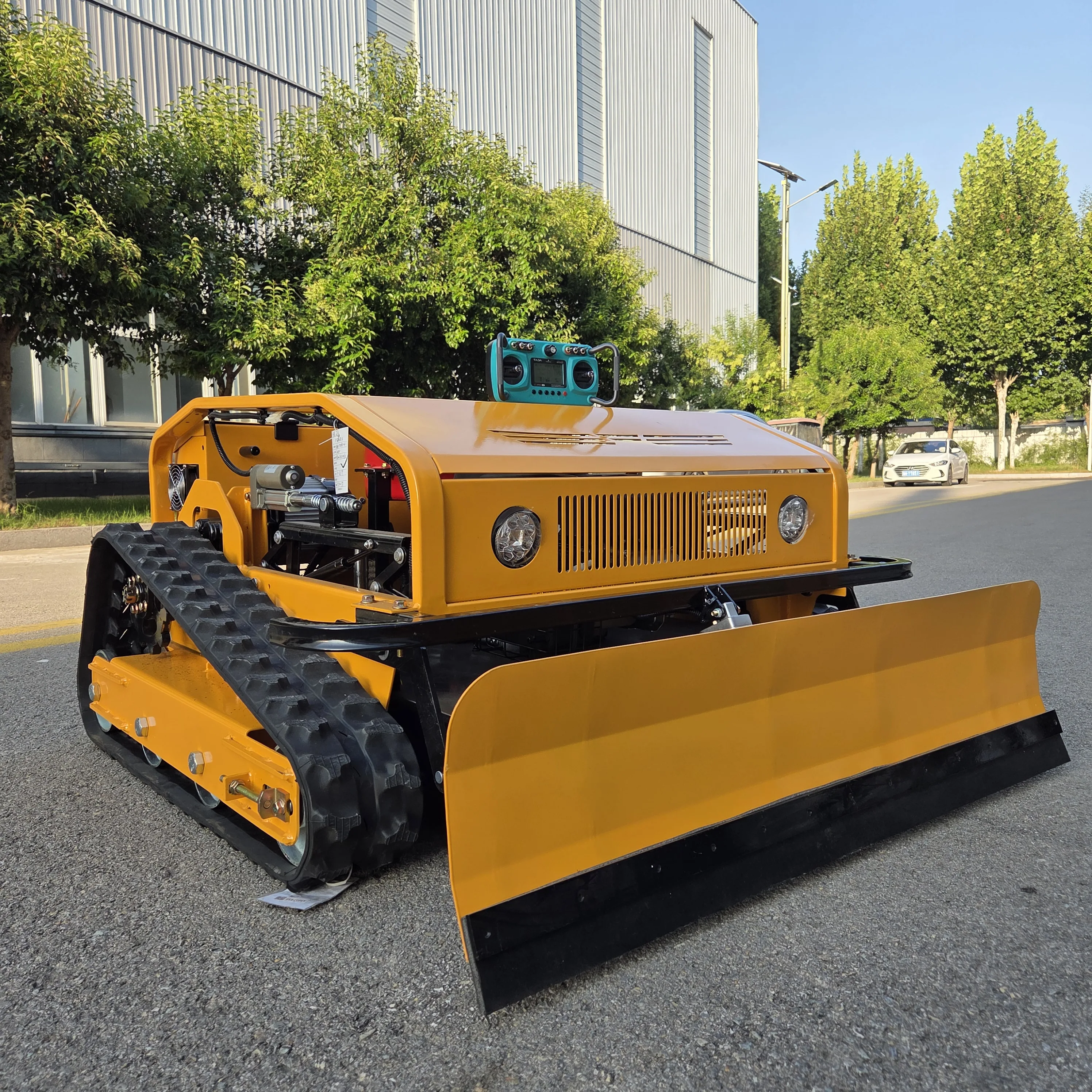 

Cordless Multifunctional Lawn Mower 800MM 60° Grass Cutter Trimmer for Powerful Park Lawns 800MM Cutting Width Customized