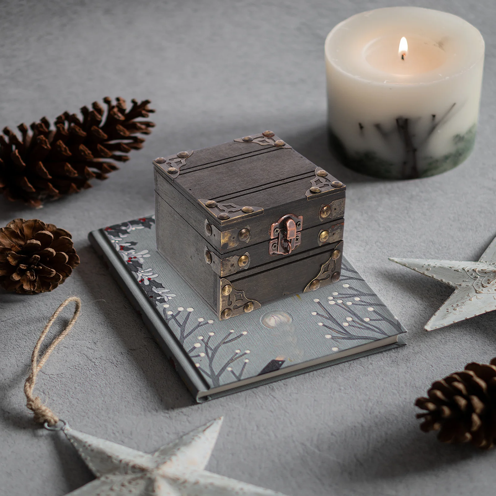 

Vintage Wooden Treasure Box Retro Jewelry Storage Chest Keepsake Case for Home Decoration Trinket Holder Wooden Treasure Box