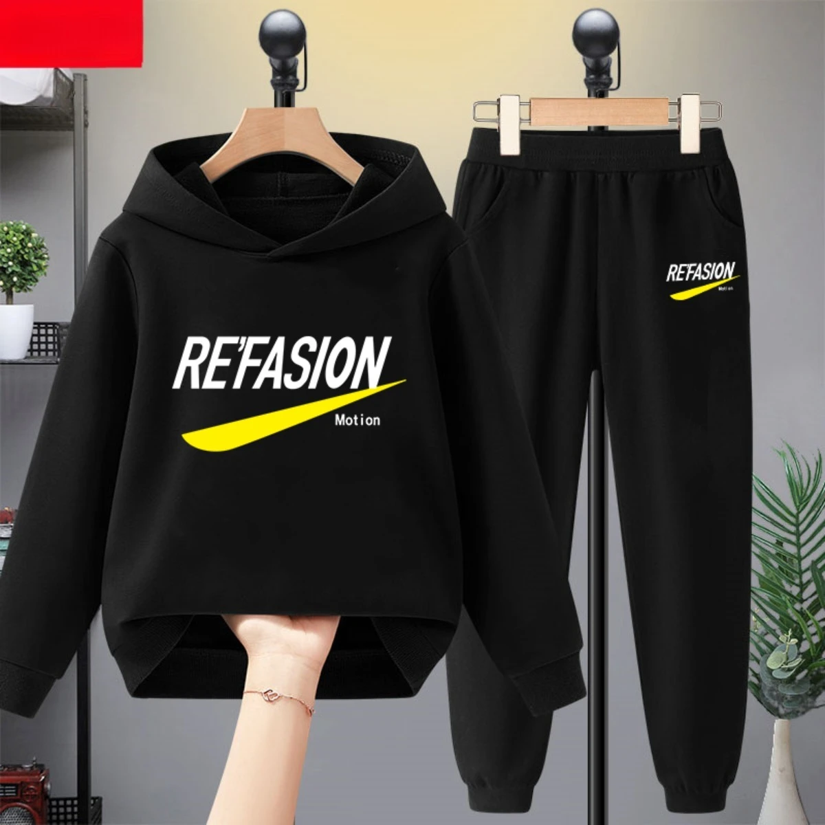 Męski zestaw 2-częściowy: bluza z kapturem i spodnie na jesień i zimę, modny strój sportowy do fitnessu, joggingu i na co dzień.