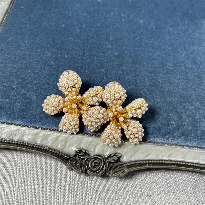 YEEVAA Edelweiss Flower Earrings with Zircon-5 Petal Stud Earrings/Ear Clips for Women,Hypoallergenic Gift for Her