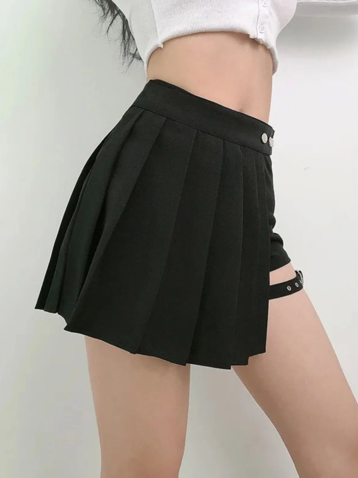 กระโปรงจีบสีดำเซ็กซี่พร้อมดีไซน์ห่วงขากระโปรงโพลีเอสเตอร์สตรีทสเลสำหรับหญิงสาวทรงเอ-ไลน์หรือความยาว