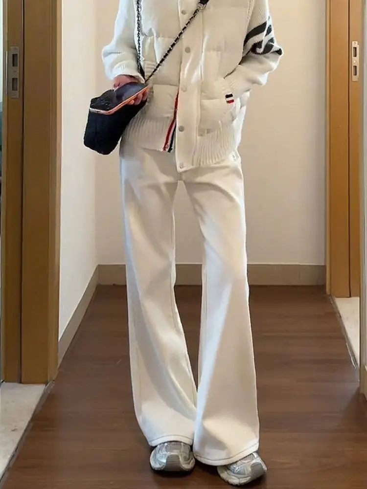 Women's Winter Denim with Thick Velvet 2025 New Large Loose Non Stick Leg Micro Pull Pants