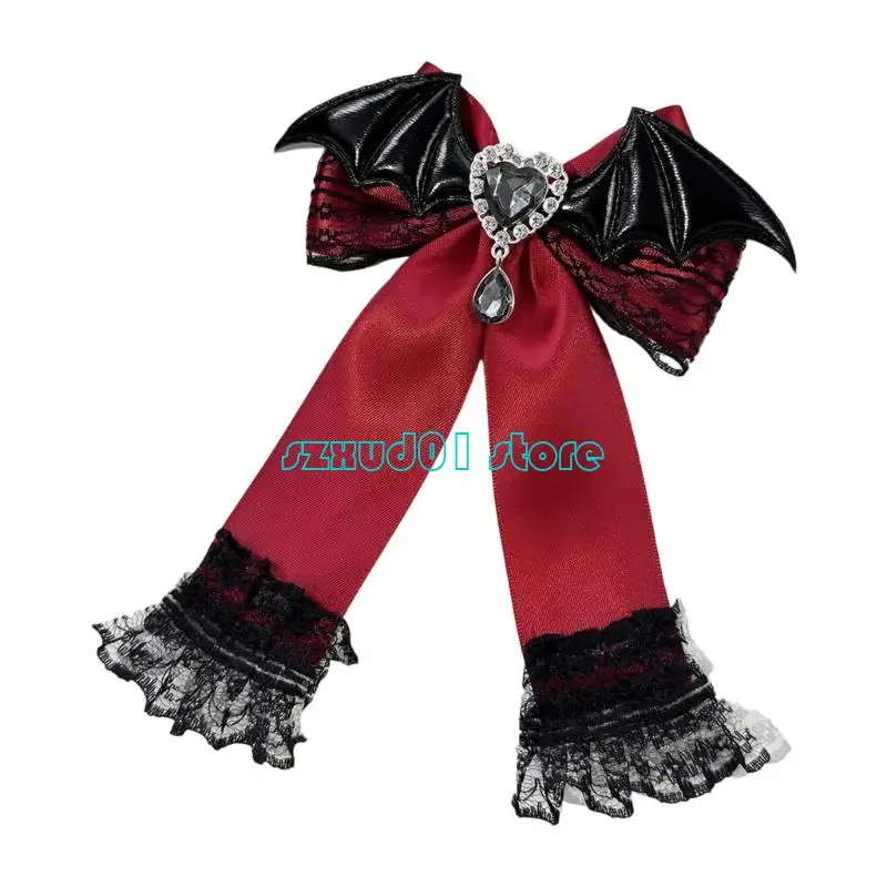 1XCA Edgy Yet Feminine Hair Clip With Detailed Bat Wing And Heart Decoration