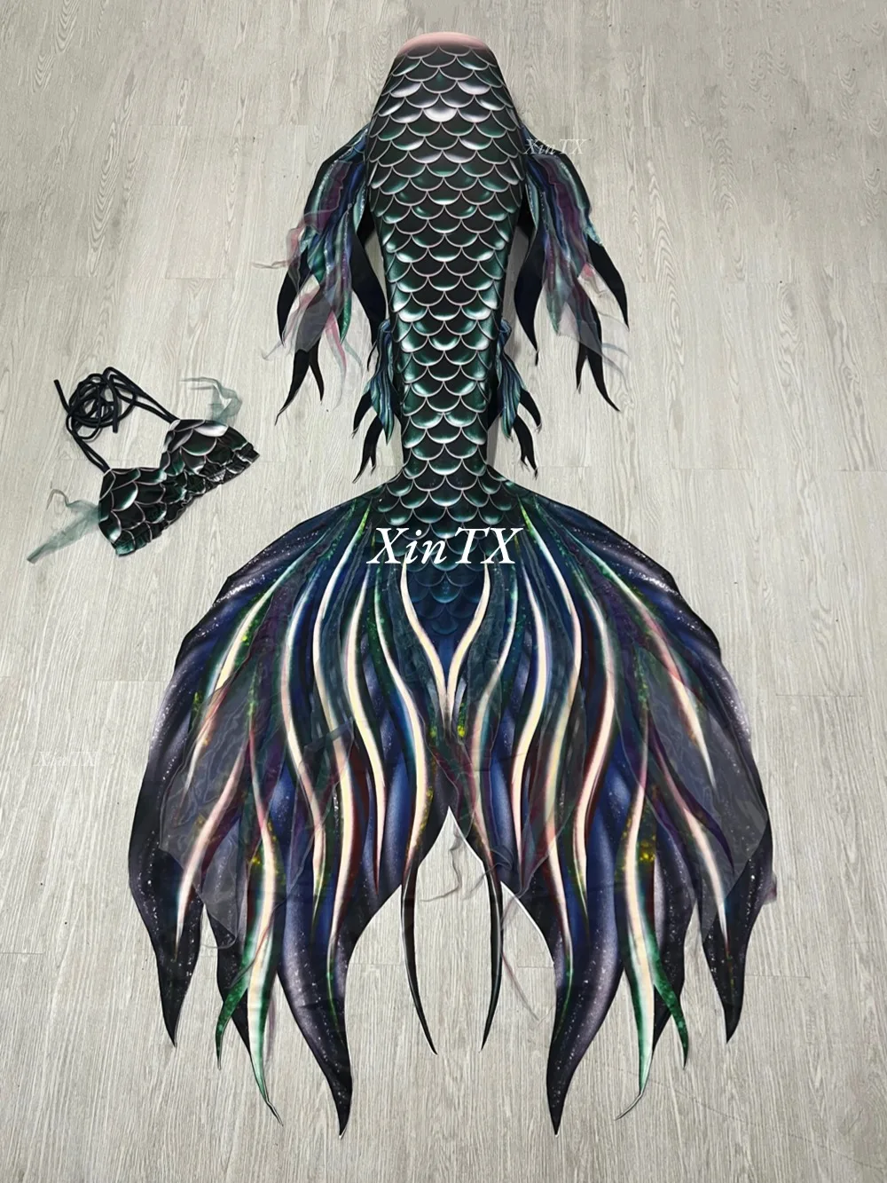 Big mermaid tail mermaid cosplay skin Custom woman in bikini high-quality fabric aquarium performance