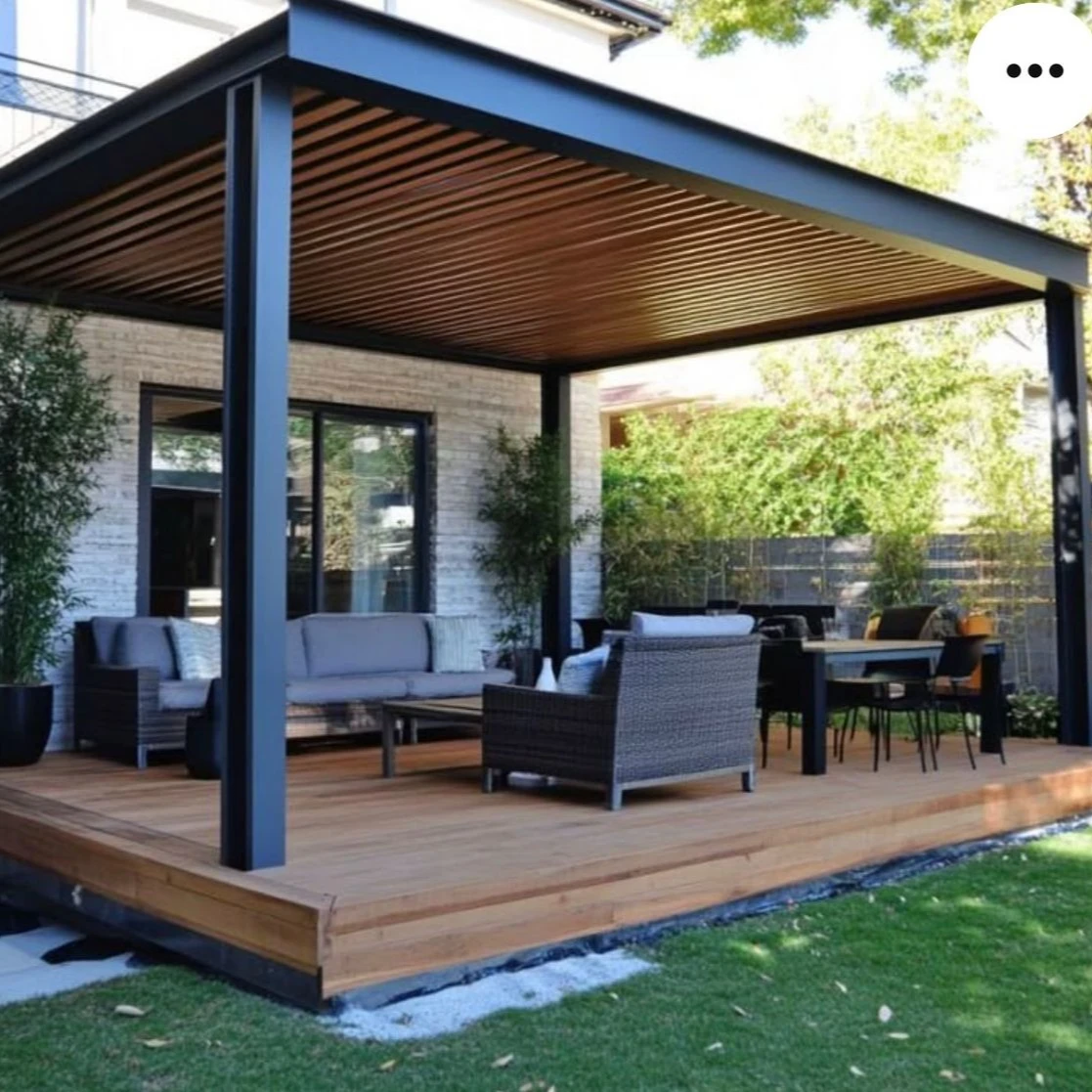 

Современная отдельностоящая пергола с алюминиевым каркасом и регулируемыми ламелями, водонепроницаемая, ветроустойчивая, с устойчивой конструкцией.