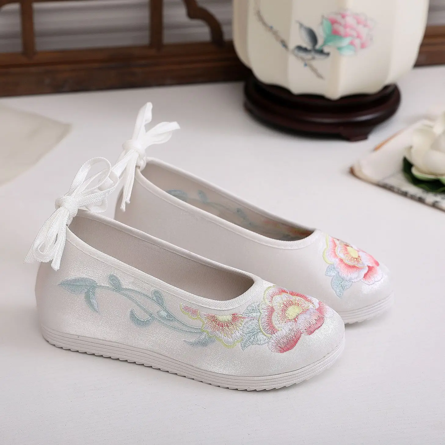 Wedge Hanfu Shoes: Women's Ancient Style Embroidered Dance Loafers, Round Toe Lace-Up Flats for Stage & Casual Wear