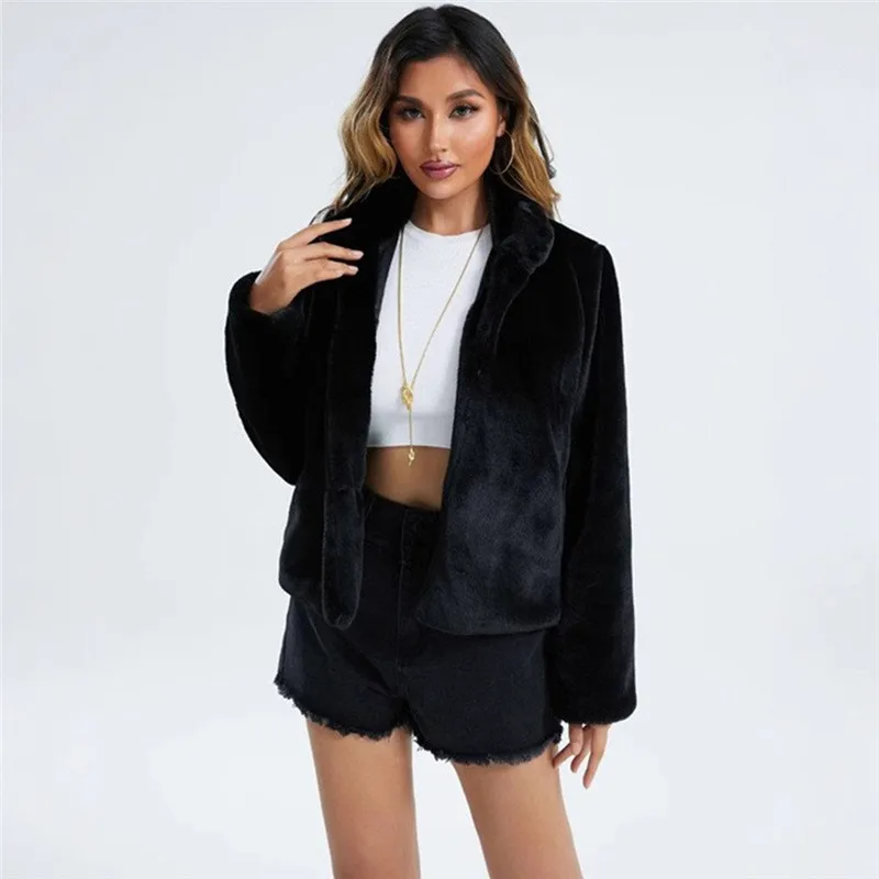 Cappotto in pelliccia sintetica moda giacca corta 2026 donna autunno inverno colletto alla coreana tinta unita nuovo peluche capispalla taglie forti festa femminile