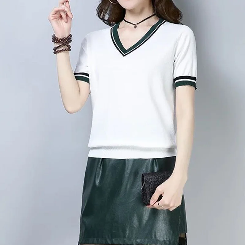 2024 New Summer Office Lady Simplicity Loose Casual Retro T-shirts for Women Korean Style Cotton Linen V Neck Short Sleeve Tops