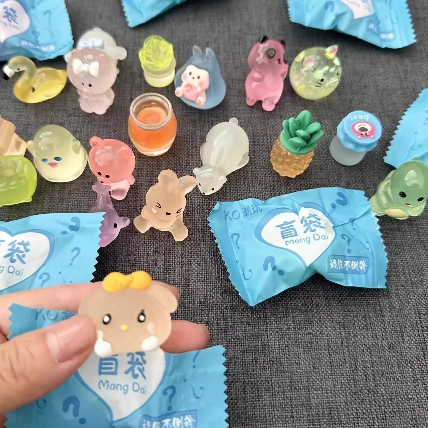 Leuchtende Mini-Tier-Blindbags: Kawaii im Dunkeln leuchtende Figuren, Modell-Überraschungstüten, niedliche Harz-Deko, Geburtstagsgeschenke – Detail 4
