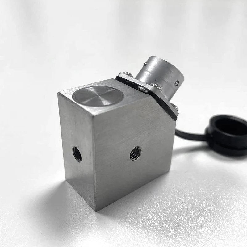 BYDE30001C مقياس التسارع الكهرضغطية ثلاثي المحاور عالي الدقة قوي مضاد للتدخل حساسية عالية 5000 فولت/جم نطاق ± 1 جرام