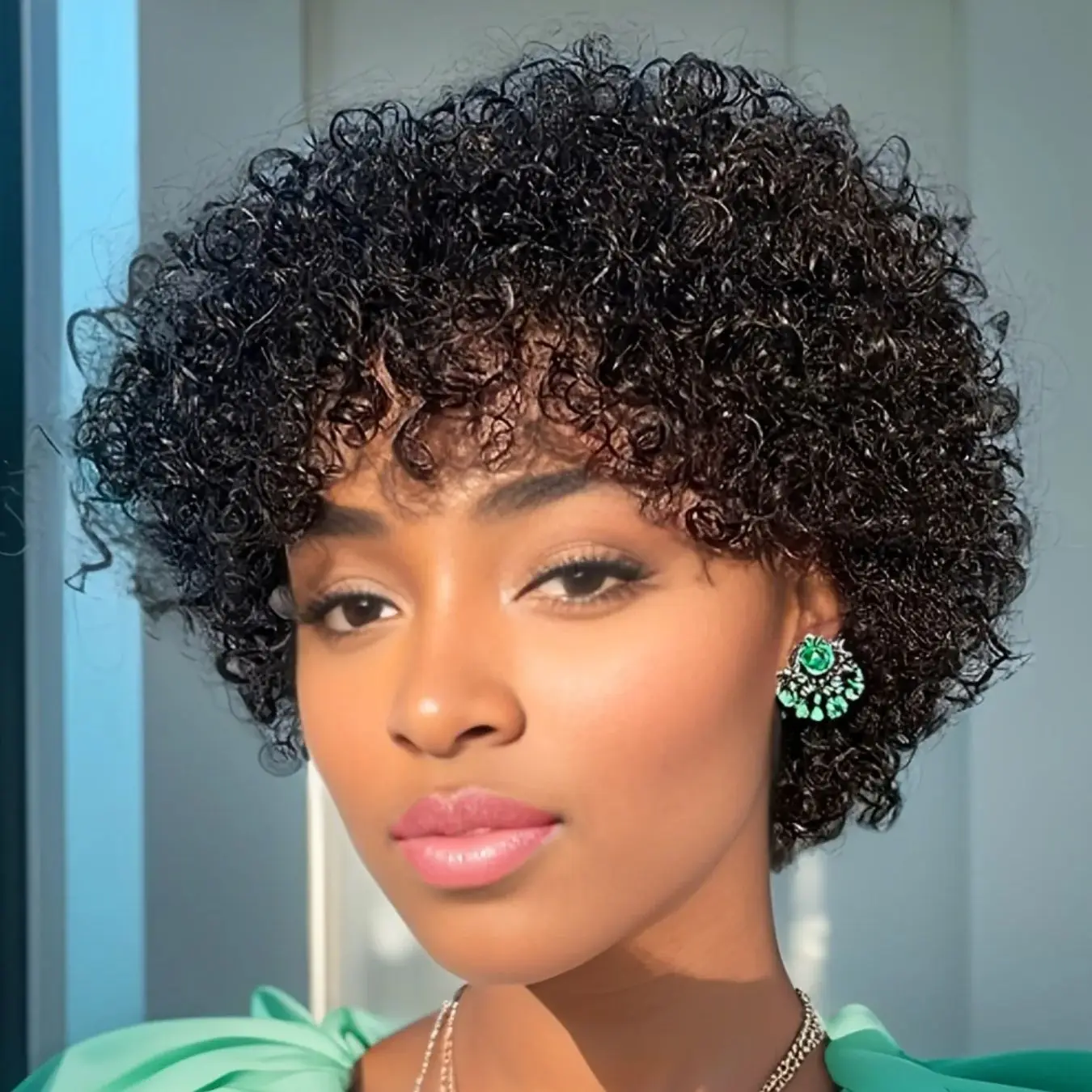 

Короткий парик из натуральных волос с афро-кудрями и стрижкой пикси для женщин, предварительно проработанный, машинной работы, с челкой