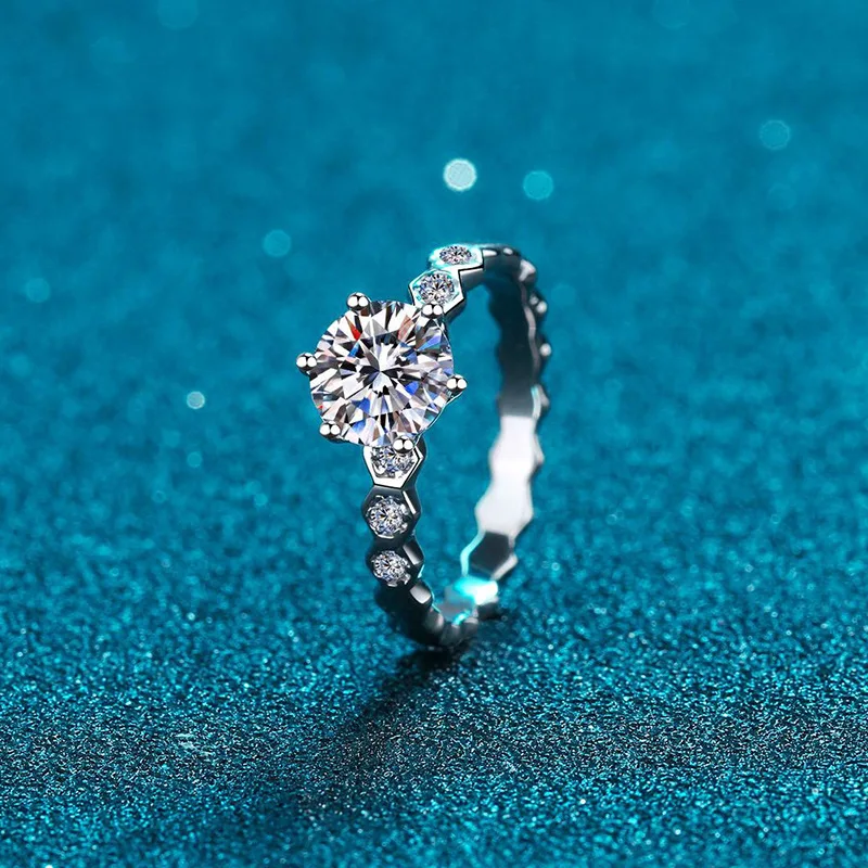 Women's PT950 Platinum 1Ct Moissanite Honeycomb Ring Exquisite Details Exclusive Design Essential for Dates And Trips