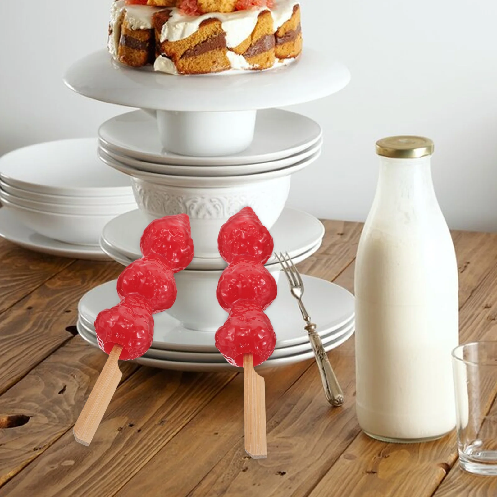 

2pcs Realistic Artificial Strawberry Skewers Lifelike Fake Fruit Stick For Party Home Decoration Table Centerpiece Prop Food