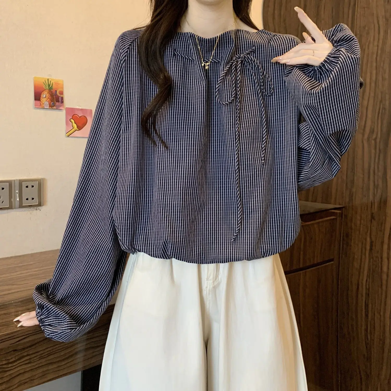 

Новая темно-синяя полосатая рубашка с длинными рукавами для женщин весной и осенью, модный и свободный повседневный топ с круглым вырезом