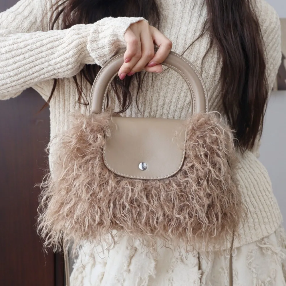 

2025 Autumn New Girls' Niche Design Long Furry Plush Warm Armpit Bag Top Handle Bag Cute Stylish Fuzzy Handbag for Teenagers