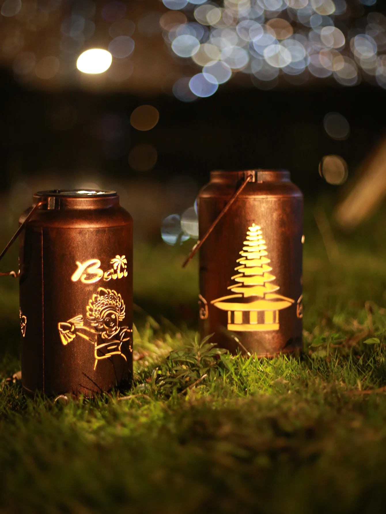 Vintage Finish Metal Solar Lights, Outdoor Yard & Garden Night Landscape Decor