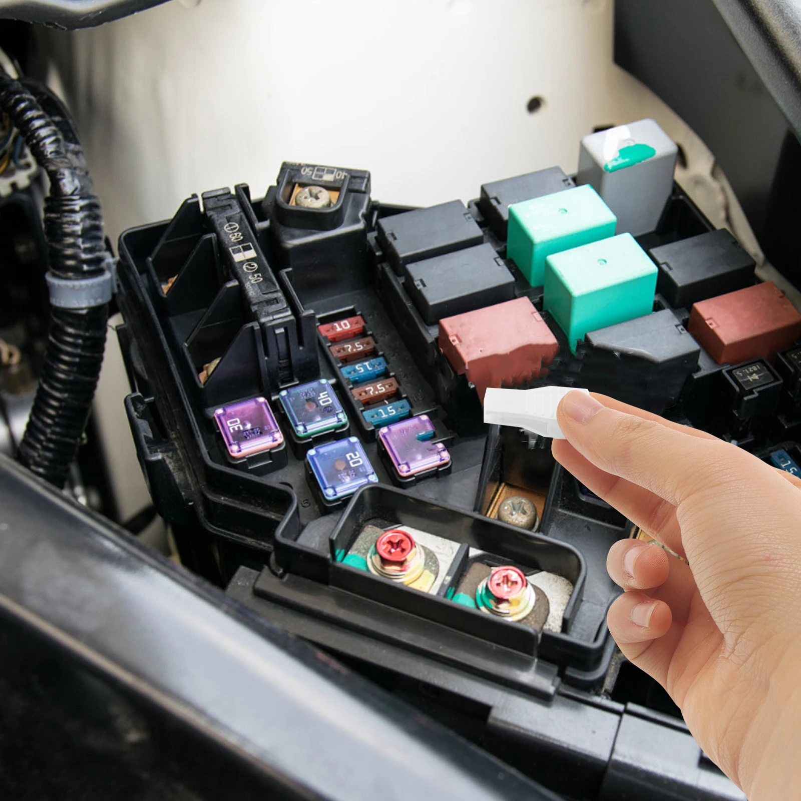 

10pcs Puller Tool Automotive Fuse Puller White Plastic Clips Universal Car Fuse Extraction Tools Circuit Insurance Accessories