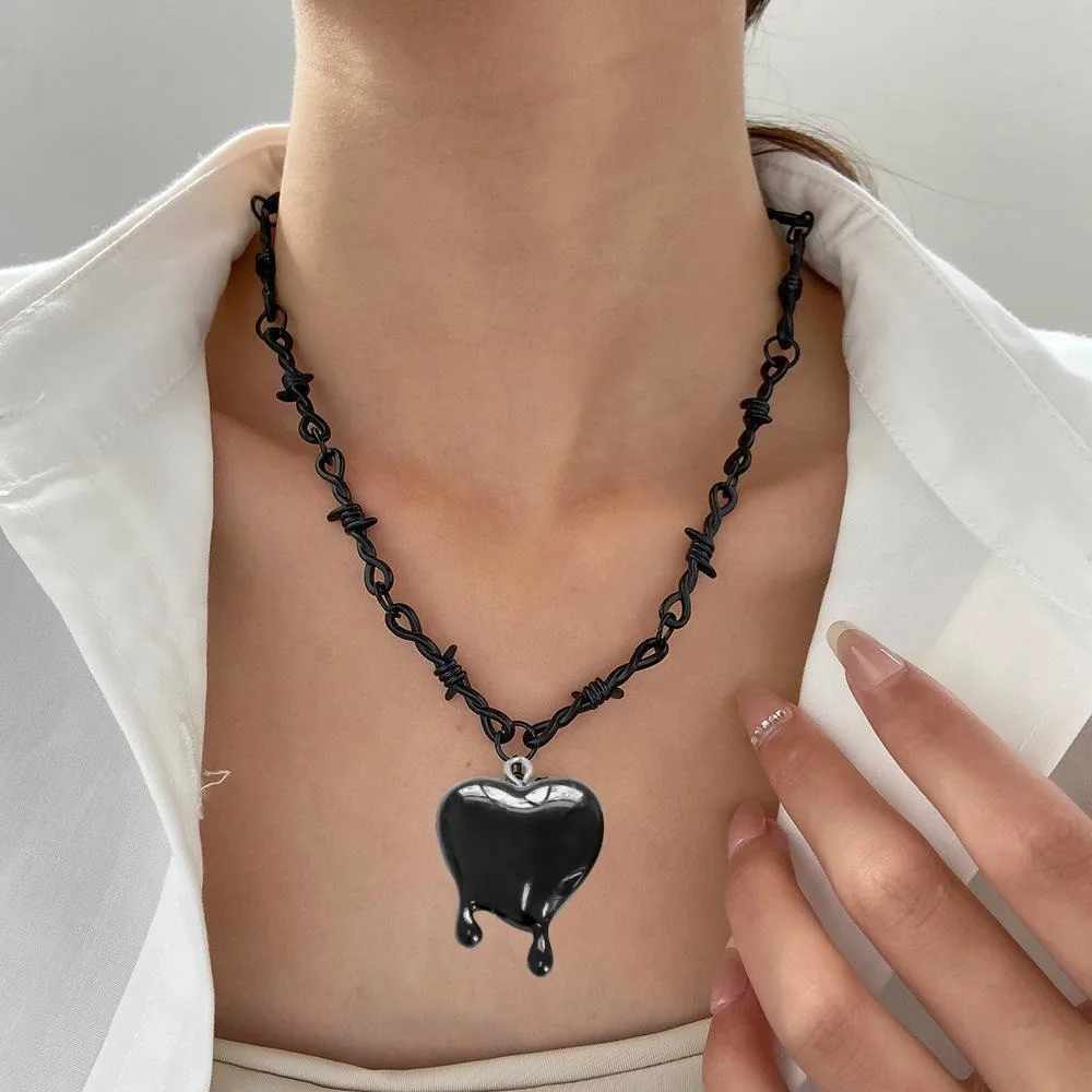 Gothic Personality Red Tears Melt Heart Silver Color Thorn Metal Wire Chain Pendant Necklace for Women Halloween Party Jewelry