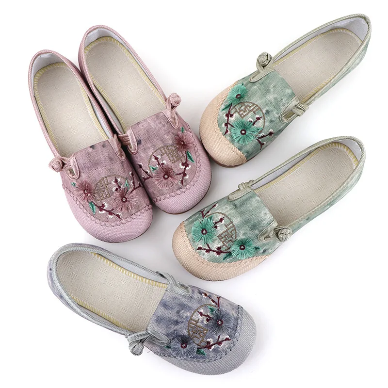 

Женская тканевая обувь с вышивкой, летняя дышащая нескользящая обувь для мам на мягкой подошве, 2025 г., прогулочная обувь без шнуровки на плоской подошве для отдыха