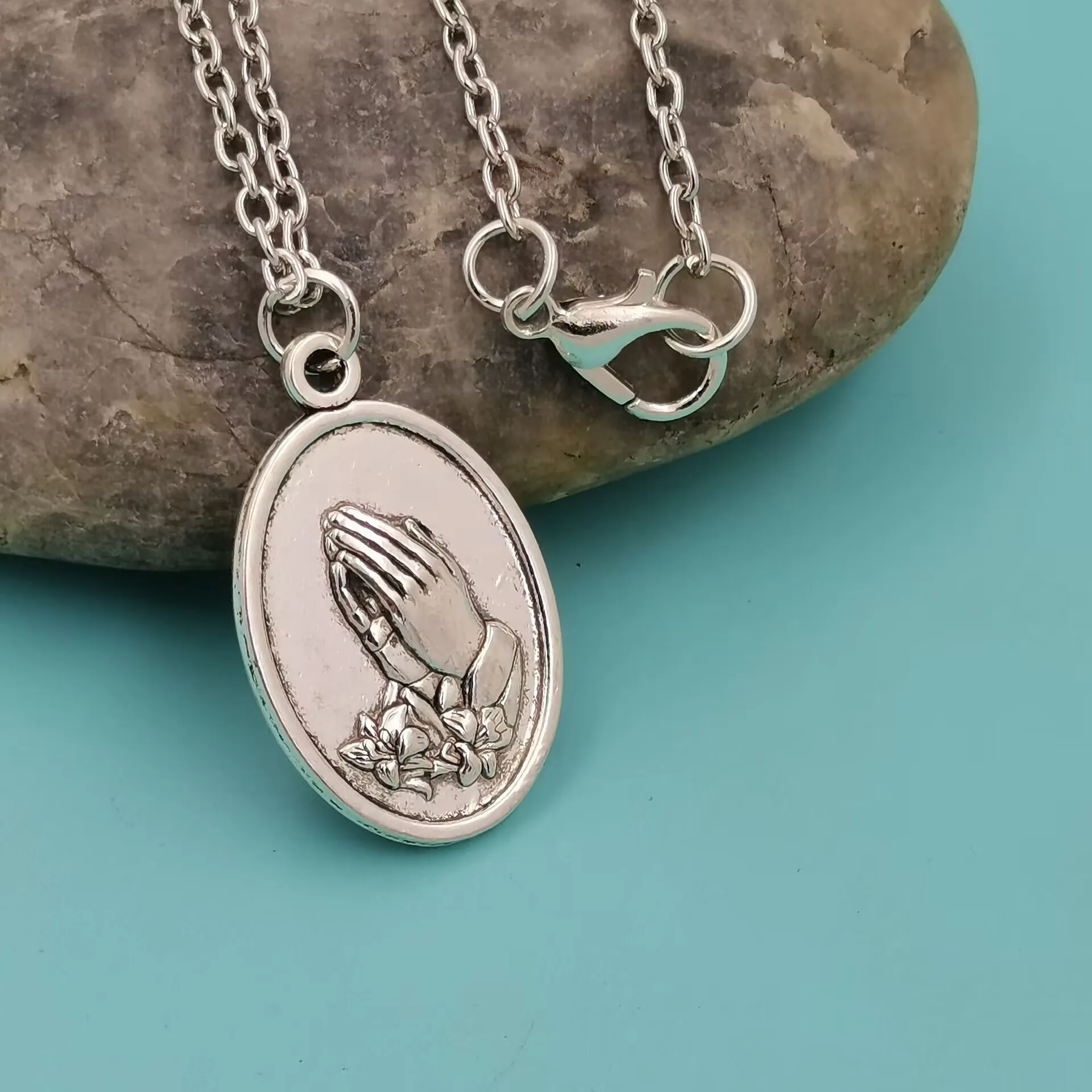 1Pc ST MARTHA / Prayer Hand Pendant Necklace, Men Women Amulets, Religious Jewelry A-249d
