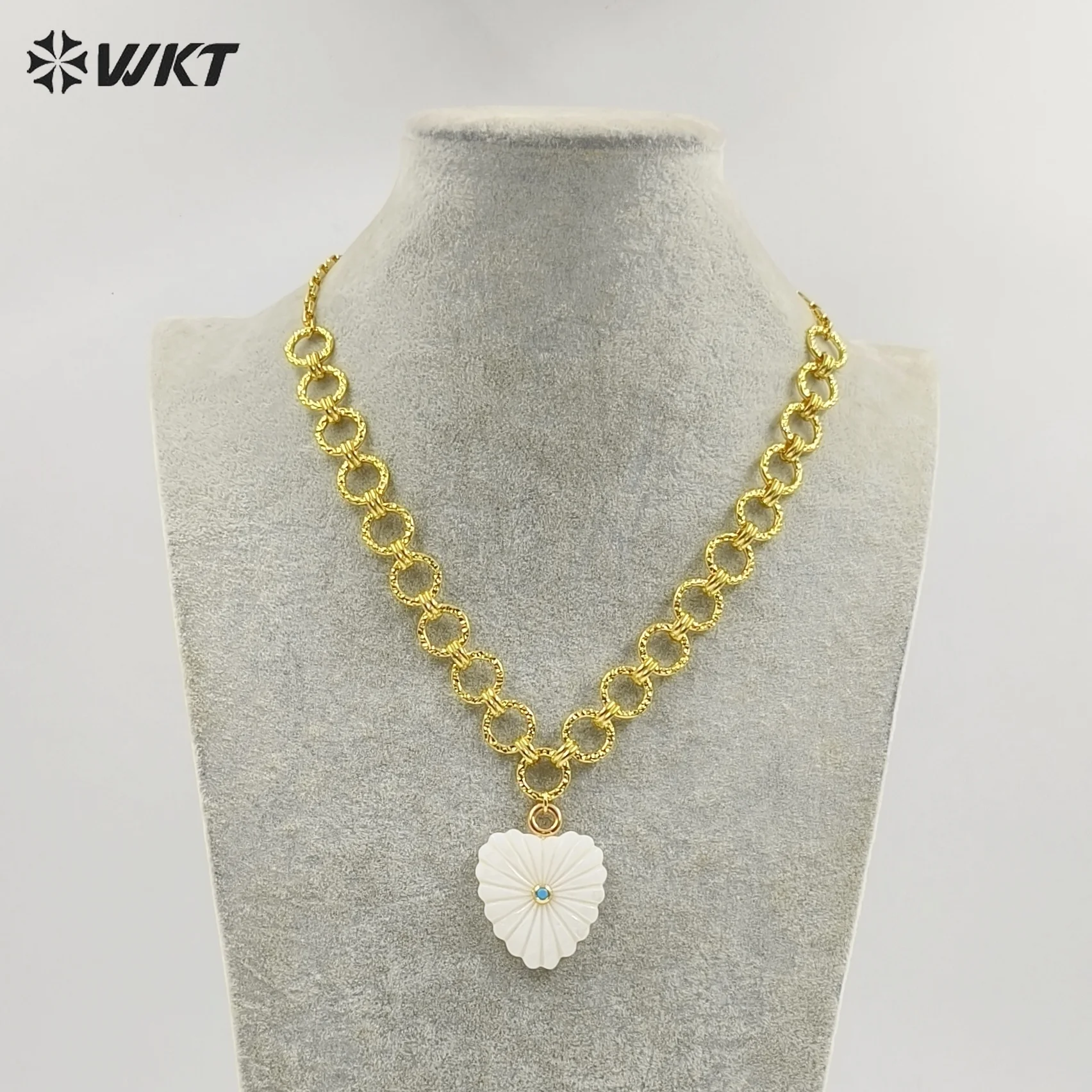 WT-JN398 Hot Classic Retro Niche Design 18+2inch Natural Shell Necklace With 18kReal Gold Plated For Women Dressing
