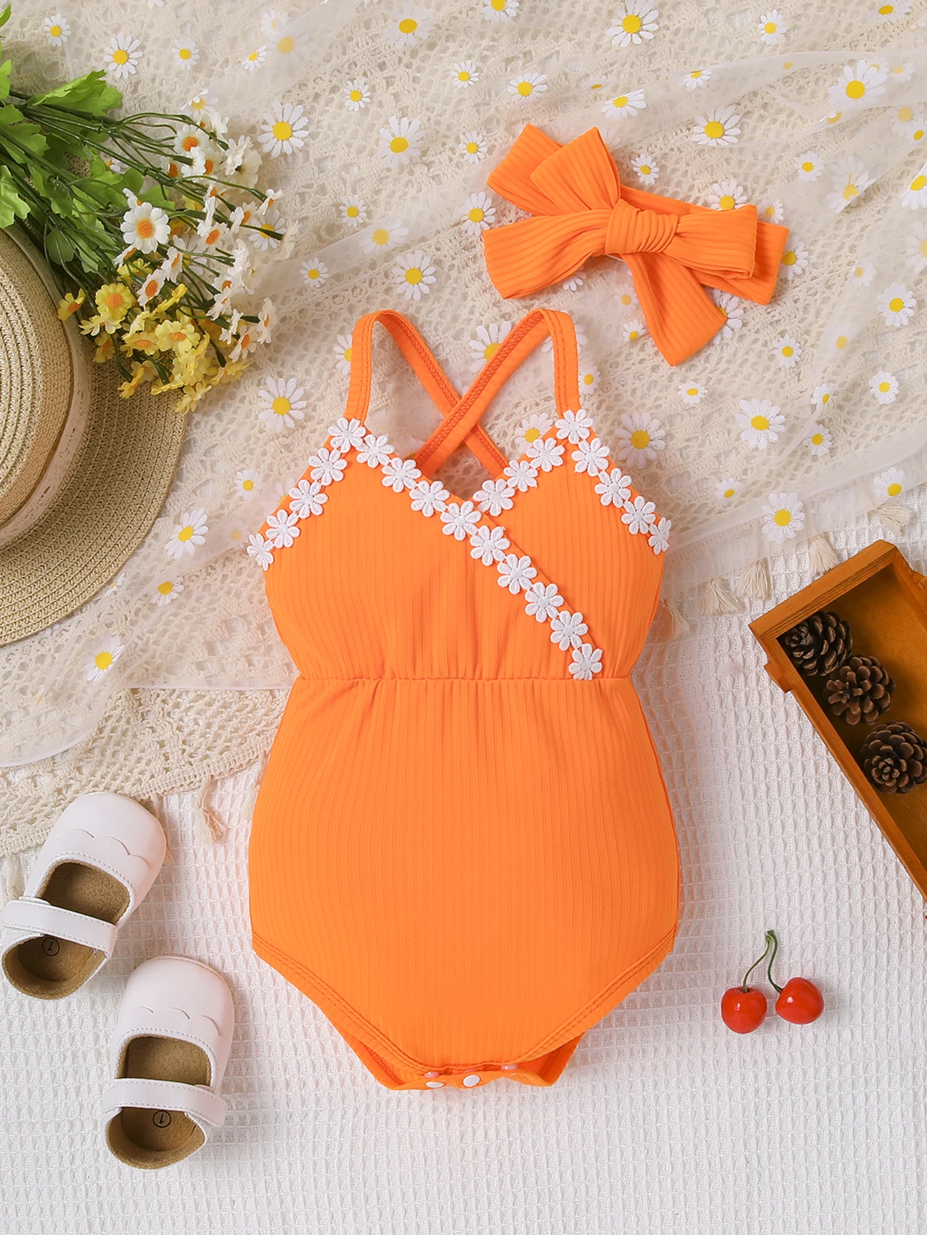 Spring Summer Girls  Bodysuit Hanging Strap Embroidered Lace Wrapped  Waist Triangle Climbing Suit Newborn Baby Romper Set