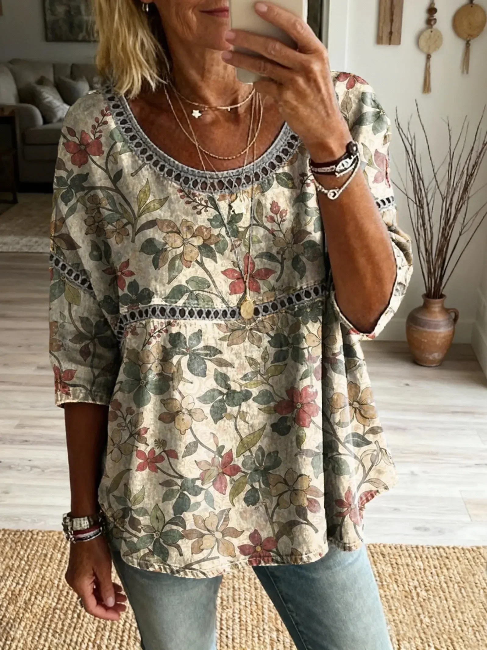 

Винтажная женская футболка с цветочным принтом в стиле бохо, повседневный топ с круглым вырезом и вырезами