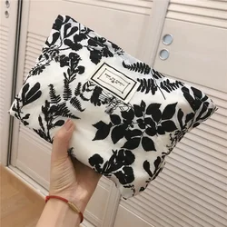 Bolsa organizadora de cosméticos de viaje, bolso de mano Floral Retro Negro Blanco, estuche grande para maquillaje, artículos de tocador, bolsa de almacenamiento, bolsa de lavado