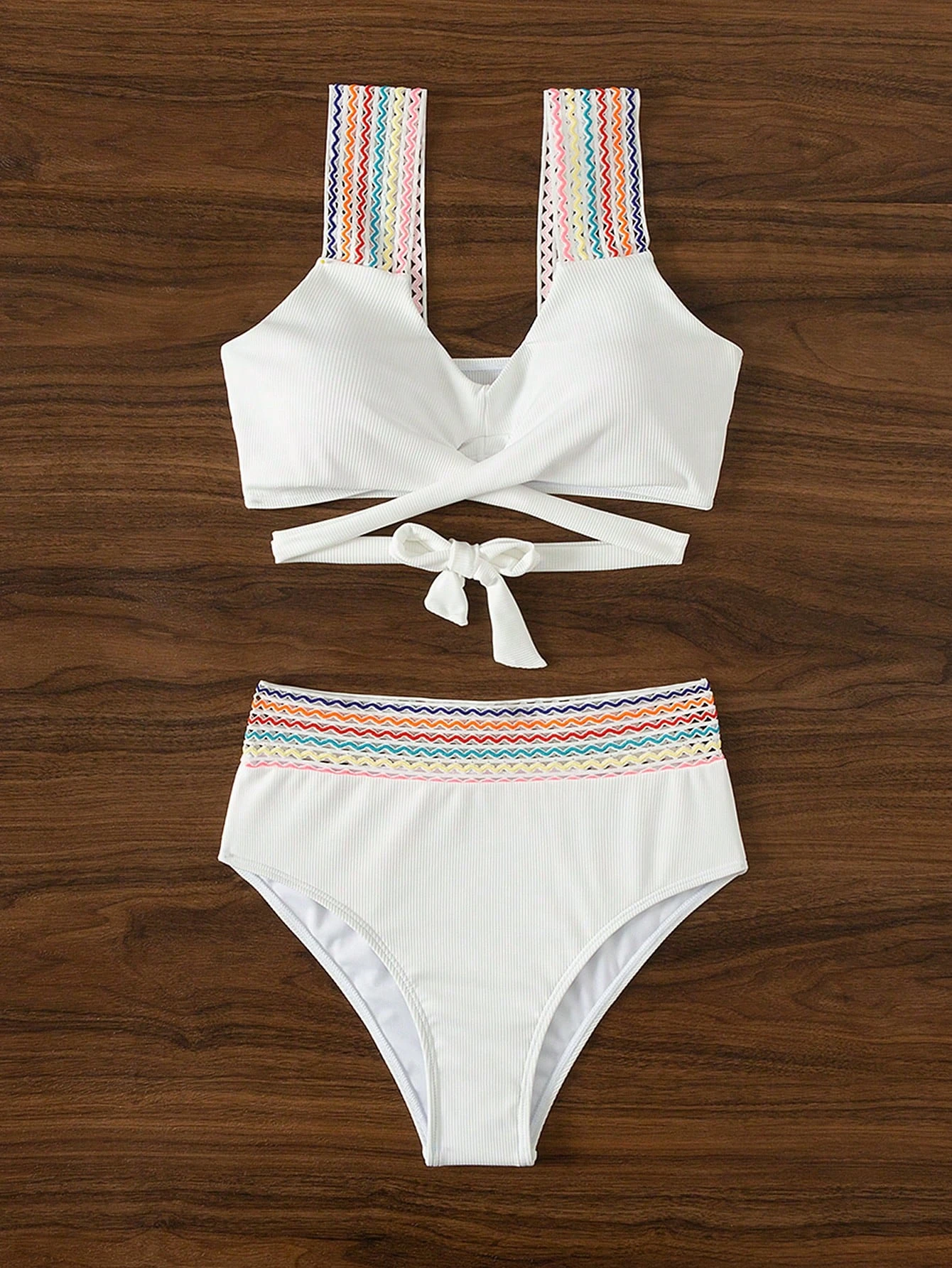 Pure white bikini color suspender belt European and American new swimsuit top sexy seaside vacation