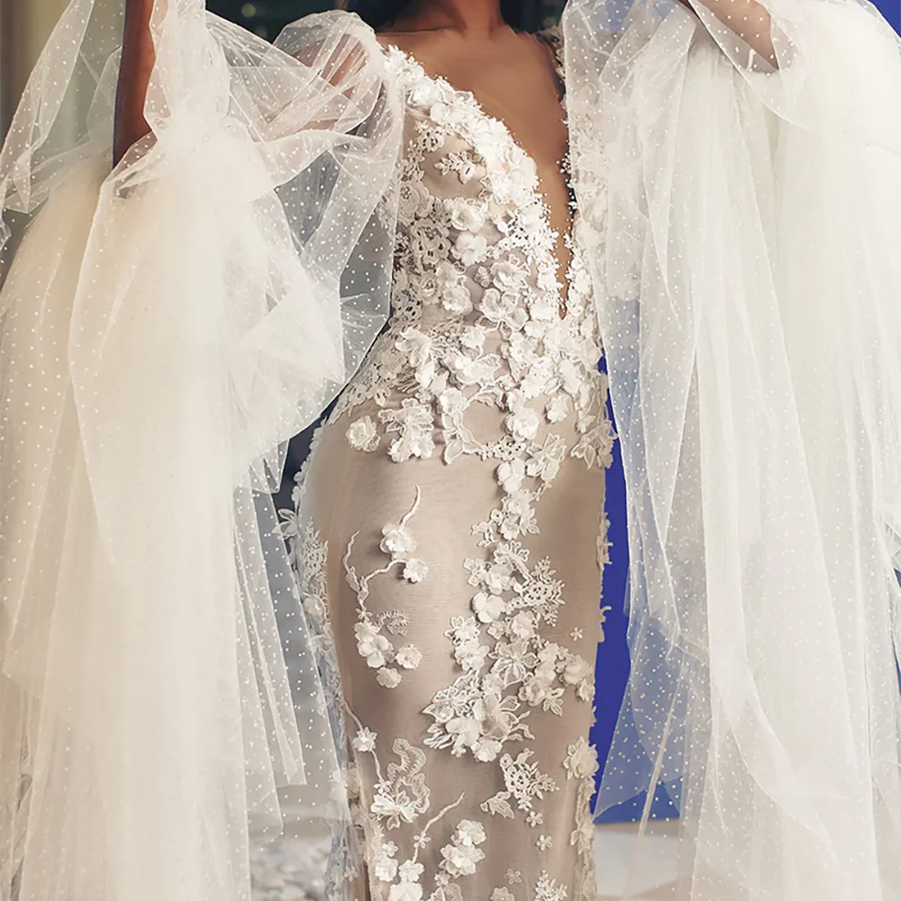 ชุดแต่งงานเจ้าสาวแบบมีจีบผ้าทูลล์ปักลายดอกไม้ คอวี ดีไซน์หรูหรา โชว์หลัง สามารถสั่งตัดได้