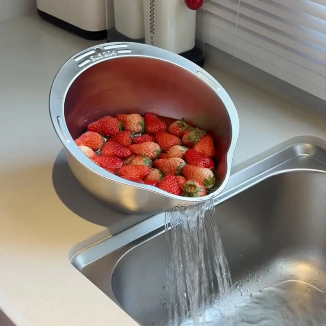 

Kitchen Drain Basin 304 Stainl Steel Food ade Rice Waing Basin Thiened Drain Water Basket Home Use Vegetable Rinse B...