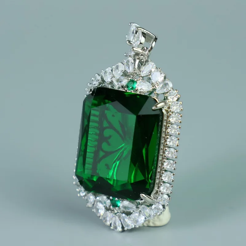 

New Natural Exquisite Fashion Versatile Women's Pendant