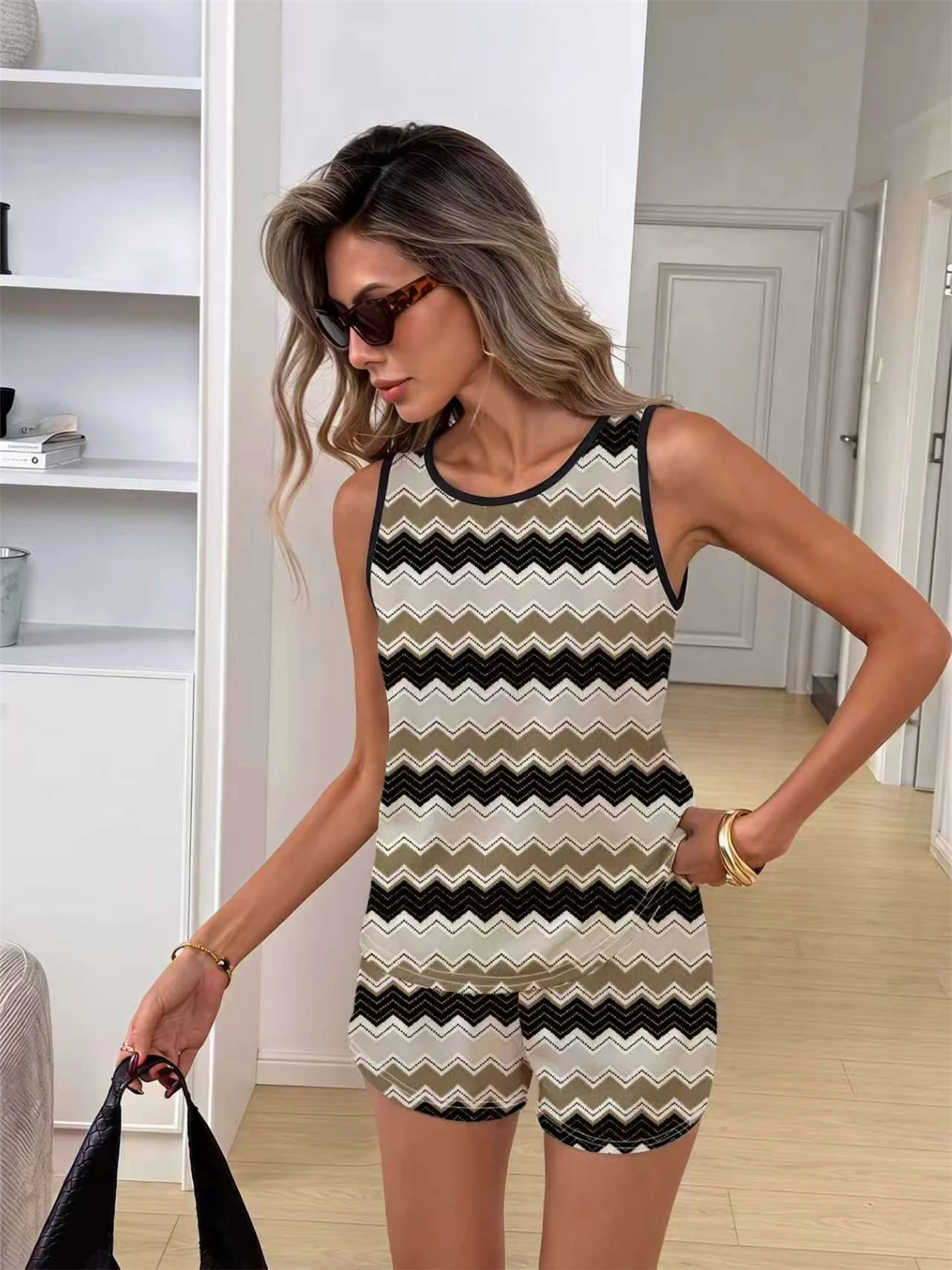 Women's Spring/Summer Fashion Two-Piece Set - Striped Print Sleeveless Vest + Striped Print Shorts Two-Piece Set view 6