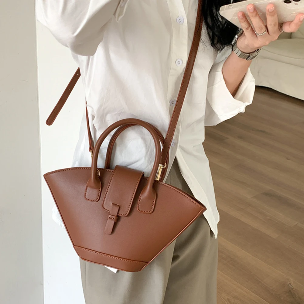 Luxury Designer Tote Bag Large Capacity Trendy Crossbody Bag Trapezoid Top Handle Bag Fan-Shaped Bucket Bag for Women