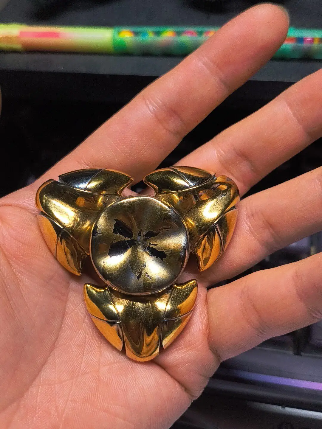 Used EDC Cold Rain, Mechanical Squid, Fingertip Gyro, Open Armor Squid Sprocket Fidget Spinner