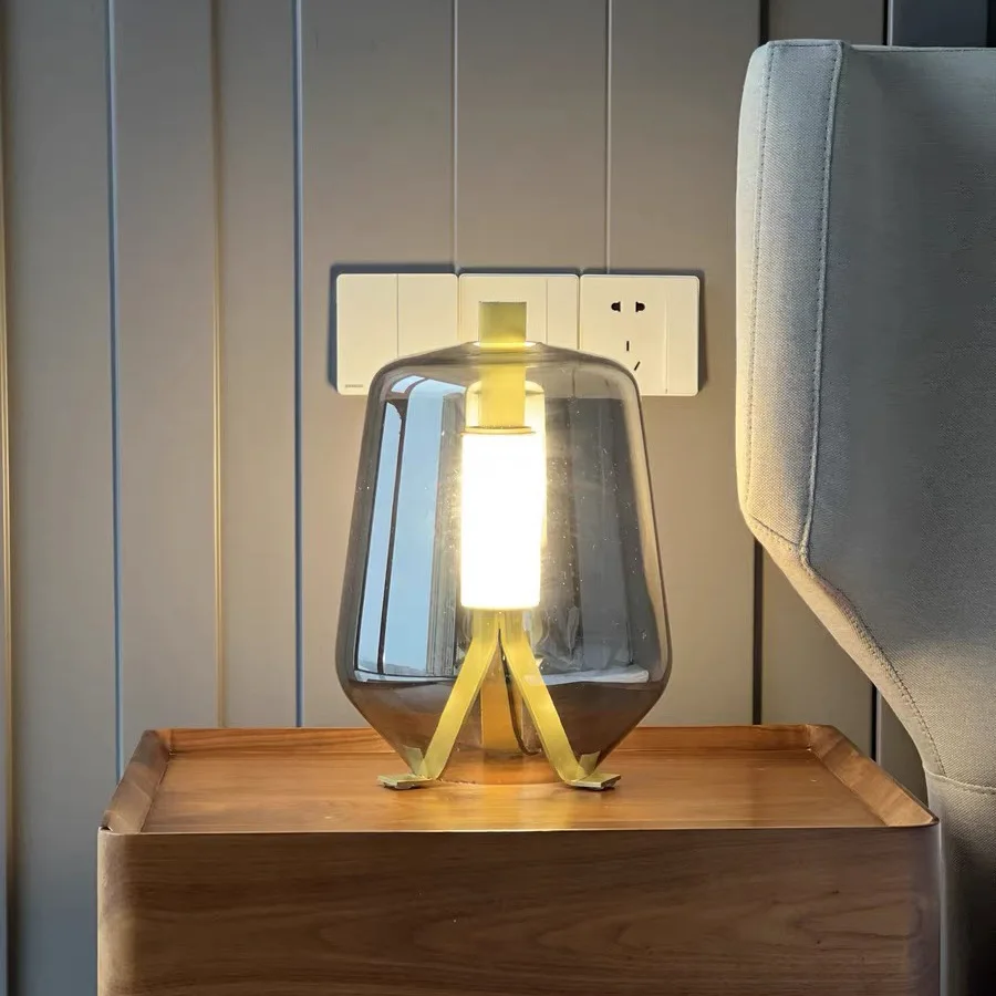 Postmodern and Popular Creative Glass Desk Lamp, Decoração da sala, Quarto Modelo, Design de luxo, Abajur