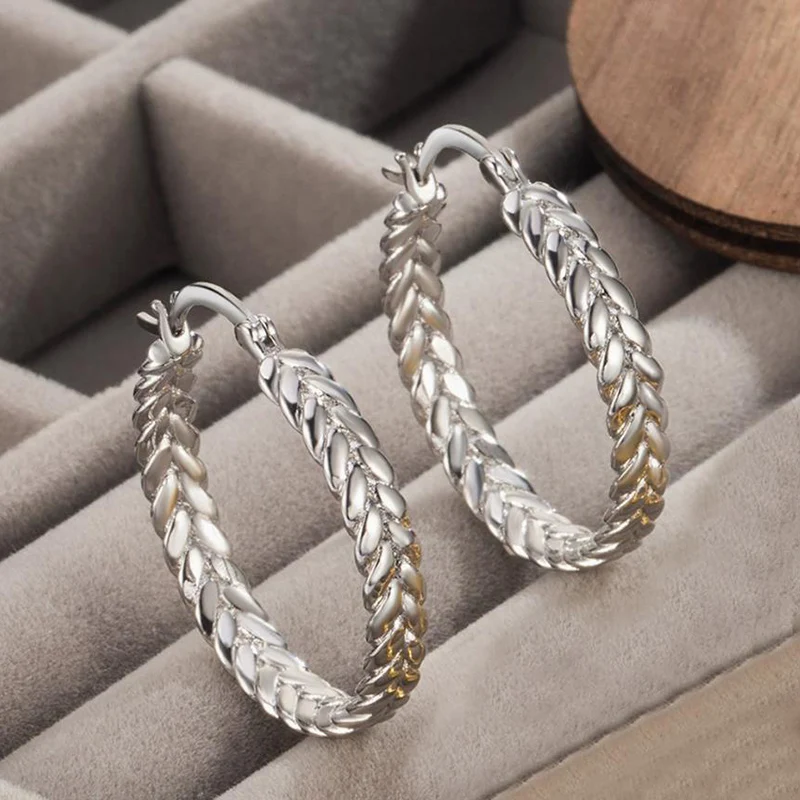European and American Retro High-End Light Luxury Wheat Geometry Earring Hoop Stylish Commuter Personality Earrings KOFSAC