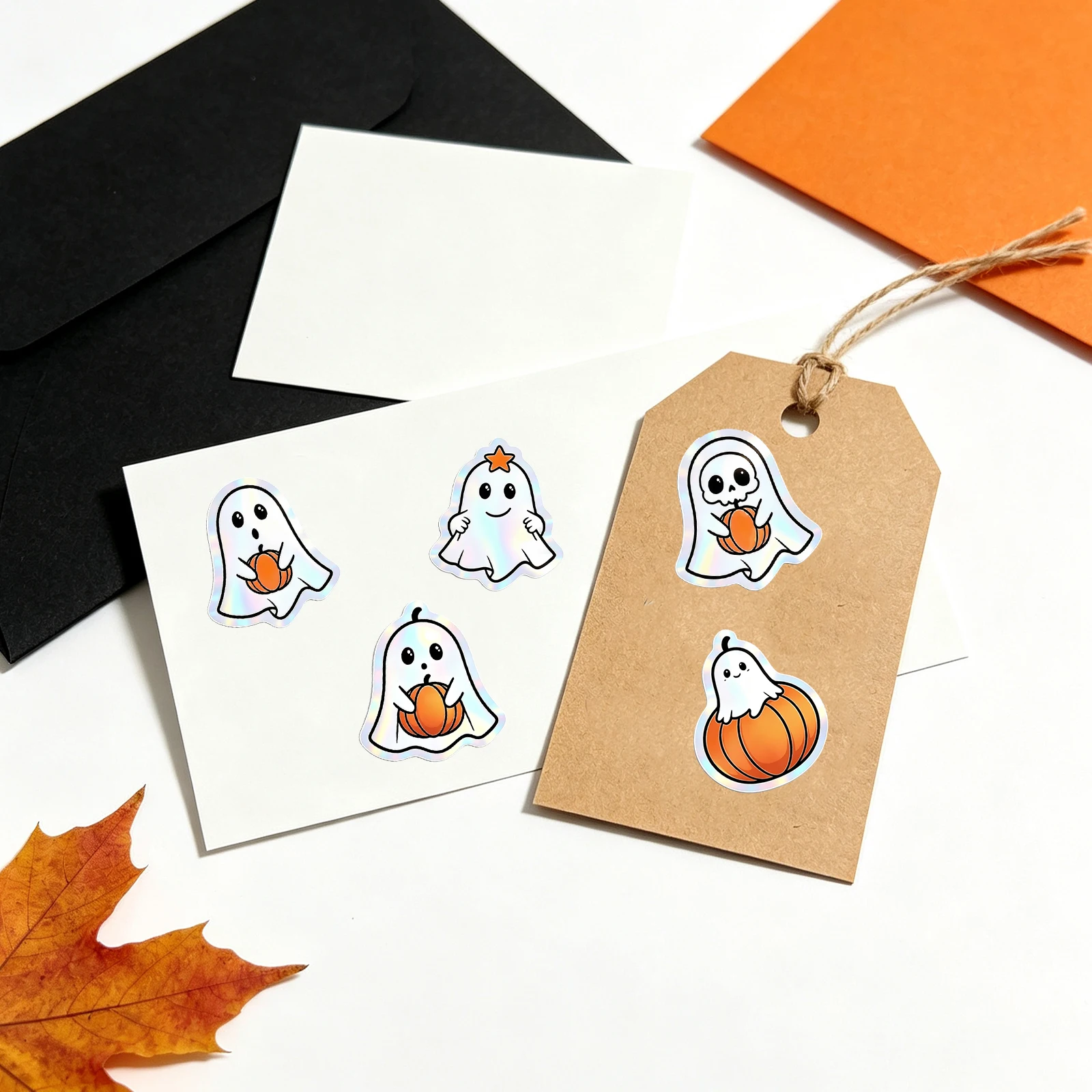300Pcs 1.5In/3.8Cm Halloween Ghost Pumpkin DIY Waterproof Stickers Halloween Party Atmosphere Stickers Envelope Decoration Packaging Label Stickers Glitter Ghost Sticker Roll Behavior Reward Stickers