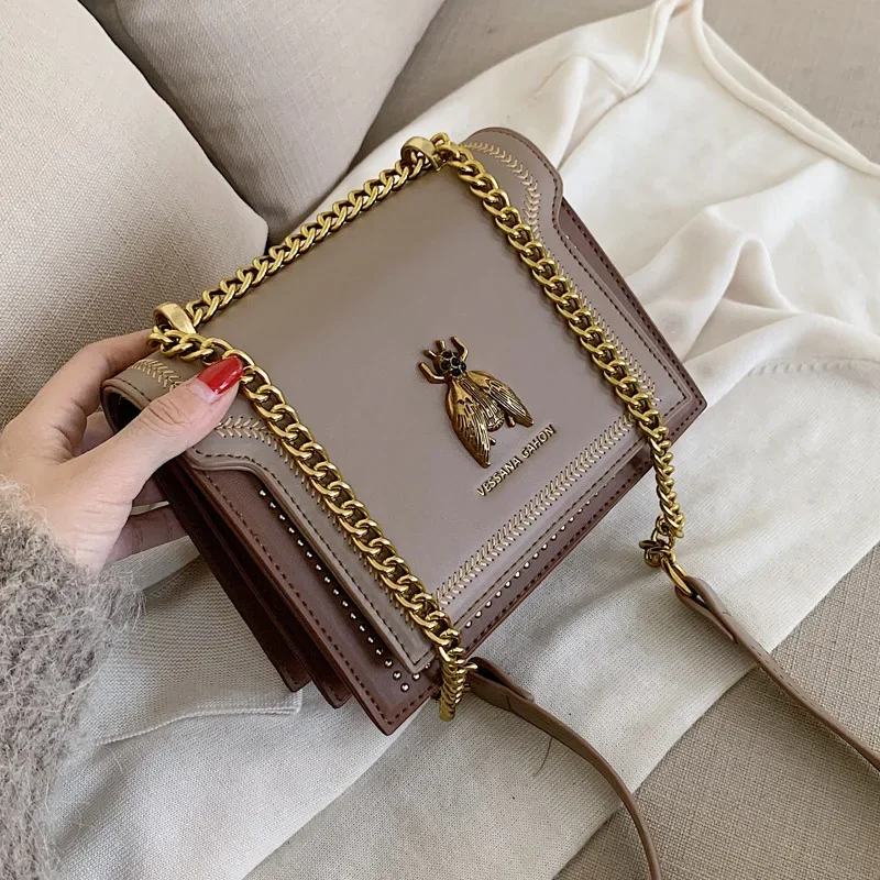 

2025 Trendy Summer Women's Crossbody Bag - New Fashion Retro Bee Chain Bag - Contrast Color Small Square Bag,/Handheld Styles