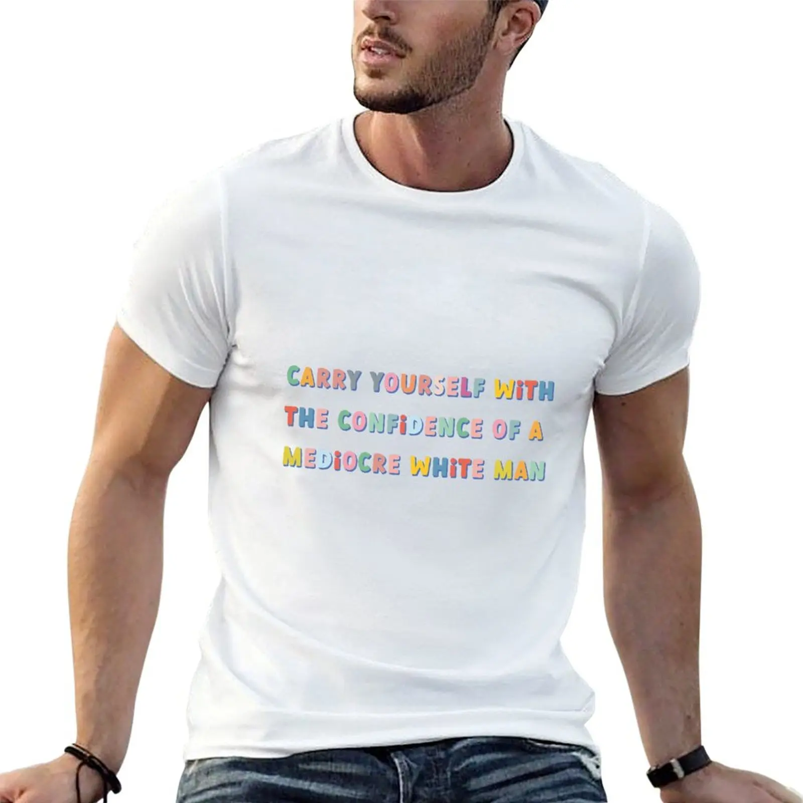 Portez-vous avec confiance dans un t-shirt en coton coloré de style moyen-mondain.
