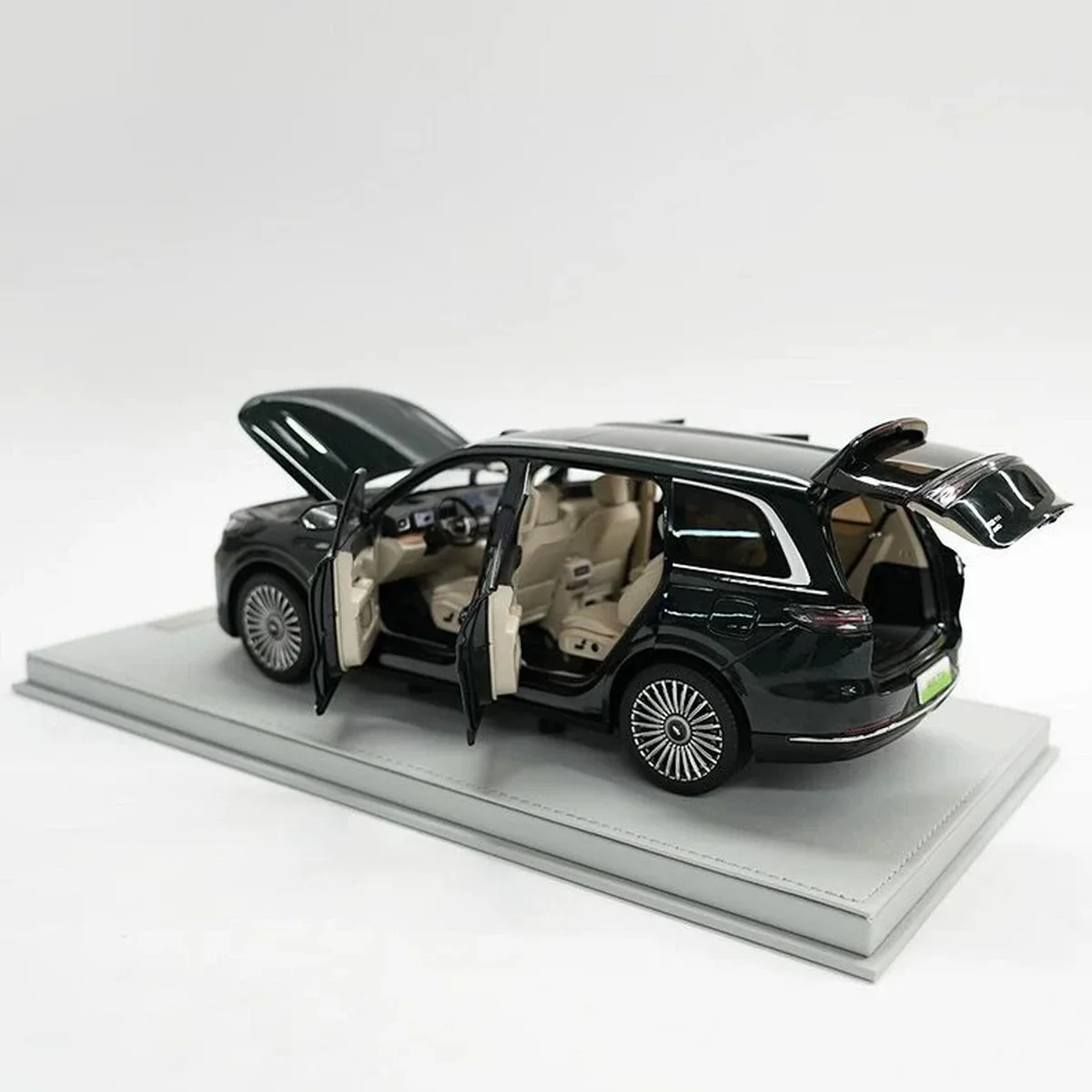 FULWINE T11، نموذج سيارة مصنوع من خليط معدني، موديل OMODA 11، عرض المجموعة، هدية للأولاد البالغين، أخضر داكن، 2025، 1:18