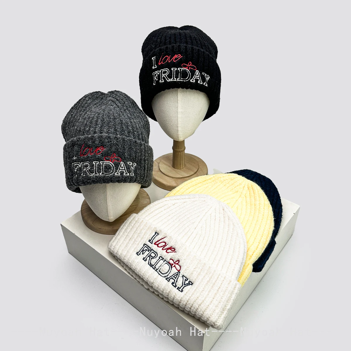 

New Men Women Color Block Korean Letter Embroidery Knitted Hats Warm Street Fashion Retro Beanies Casual Versatile Loose ins