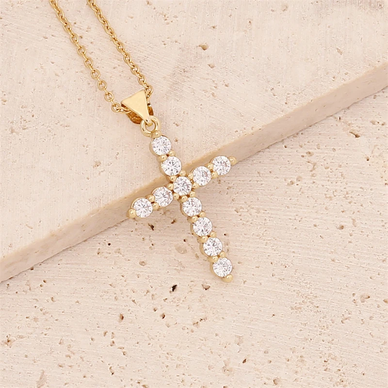 Exquisite Luxury Gold Cross Women\'s Zircon Pendant Necklace 18K Gold-plated Copper Necklace Personalized Fashion Jewelry Gift