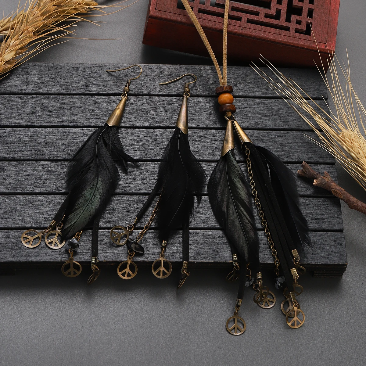 Vintage Fashion Long Feather Earrings Necklace Jewelry Sets for Women Boho Ethnic Dangle Charm Pendant Wedding Jewelry